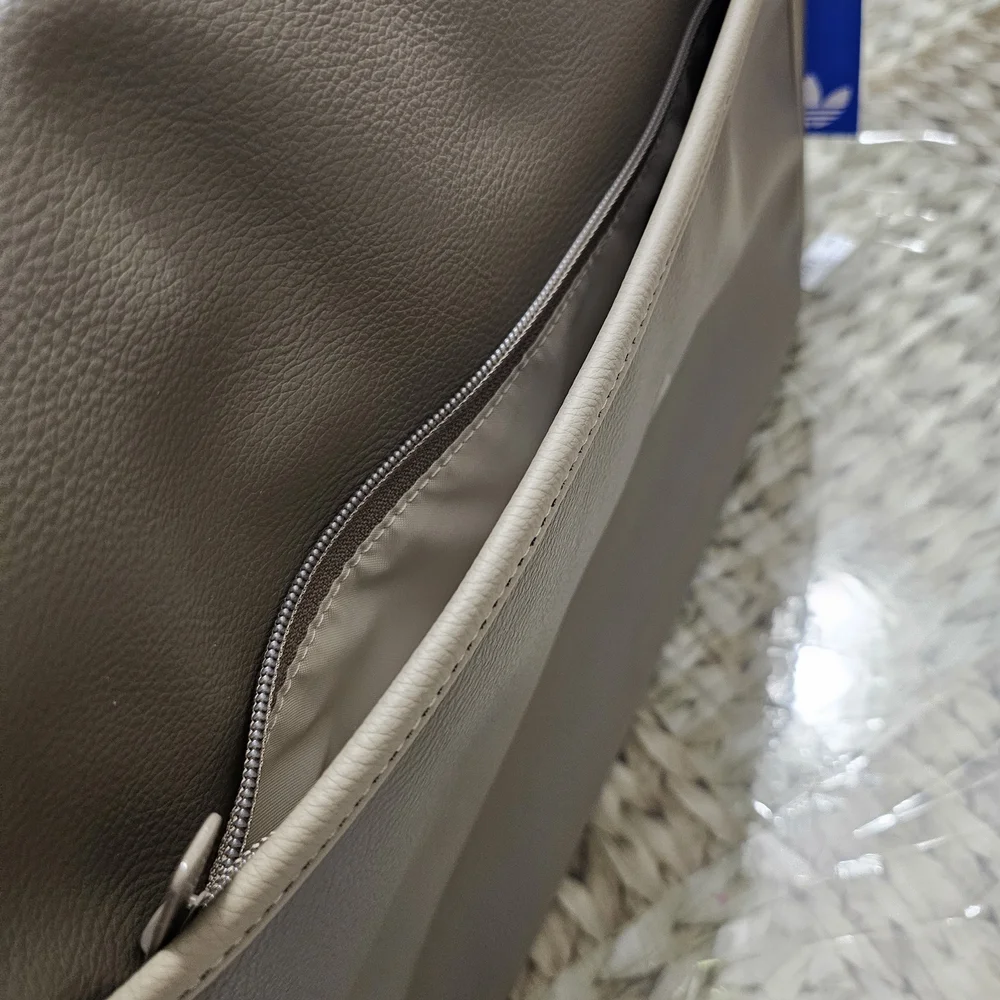 adidas Originals Airliner Trefoil Messenger Bag
